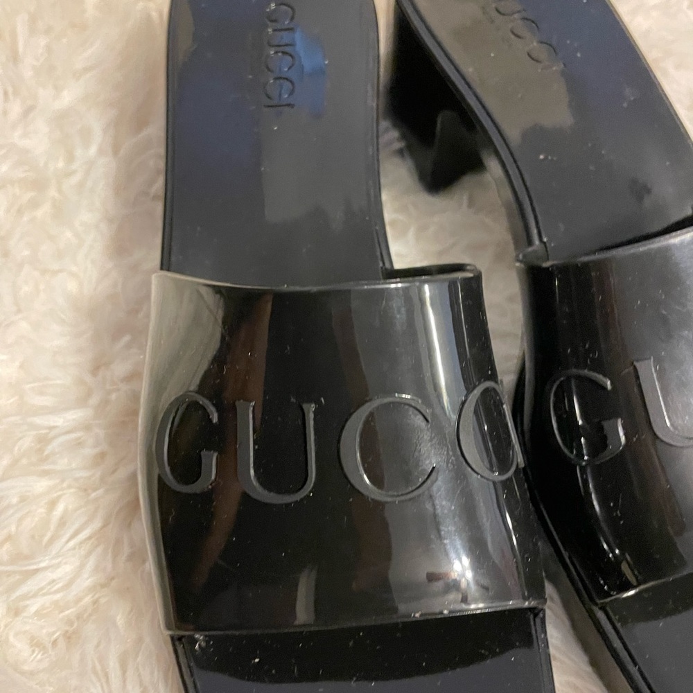 Gucci Rubber Logo Platform Slide Sandal - Picture 2 of 5